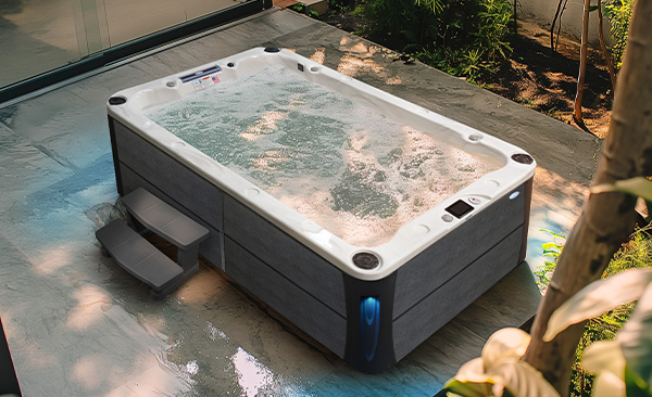 Deck Series Quincy hot tubs for sale